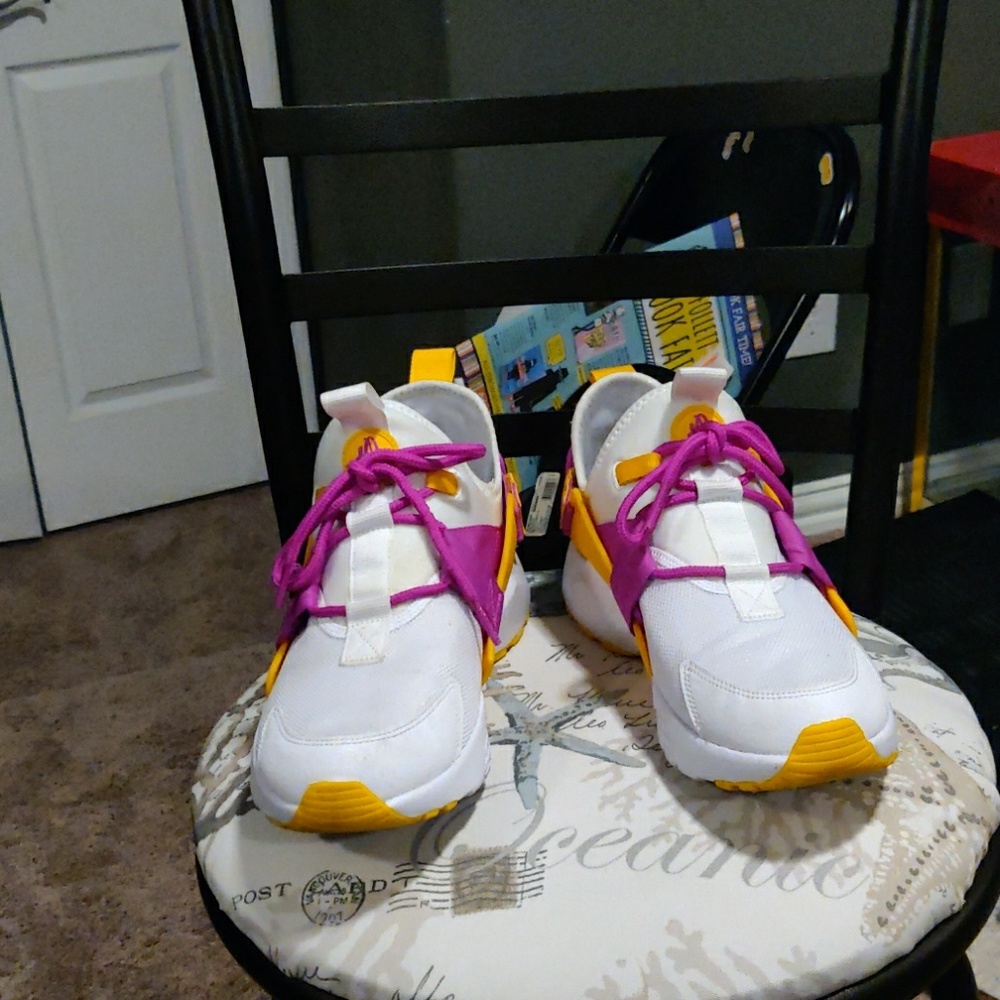 ❌SOLD❌ Nike Huarache City Low WMNs sz 8 AH6804-102